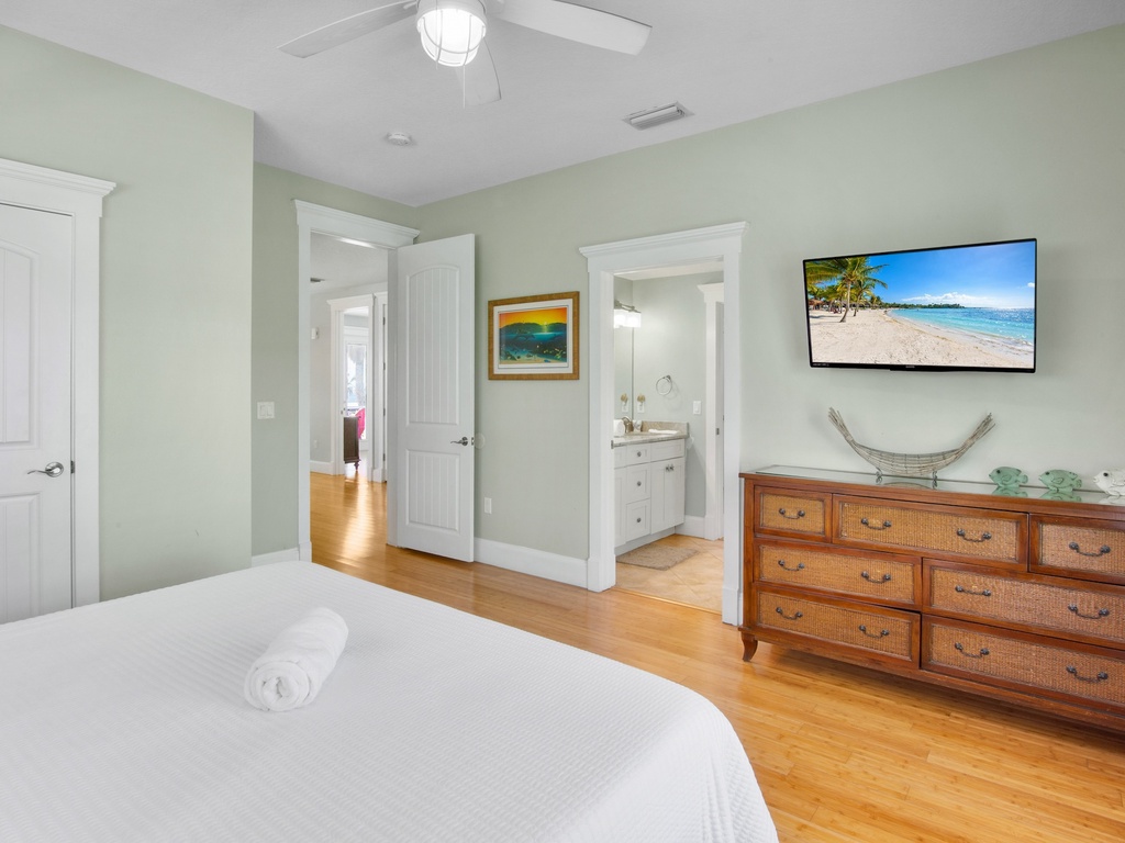 Fifth Bedroom, King