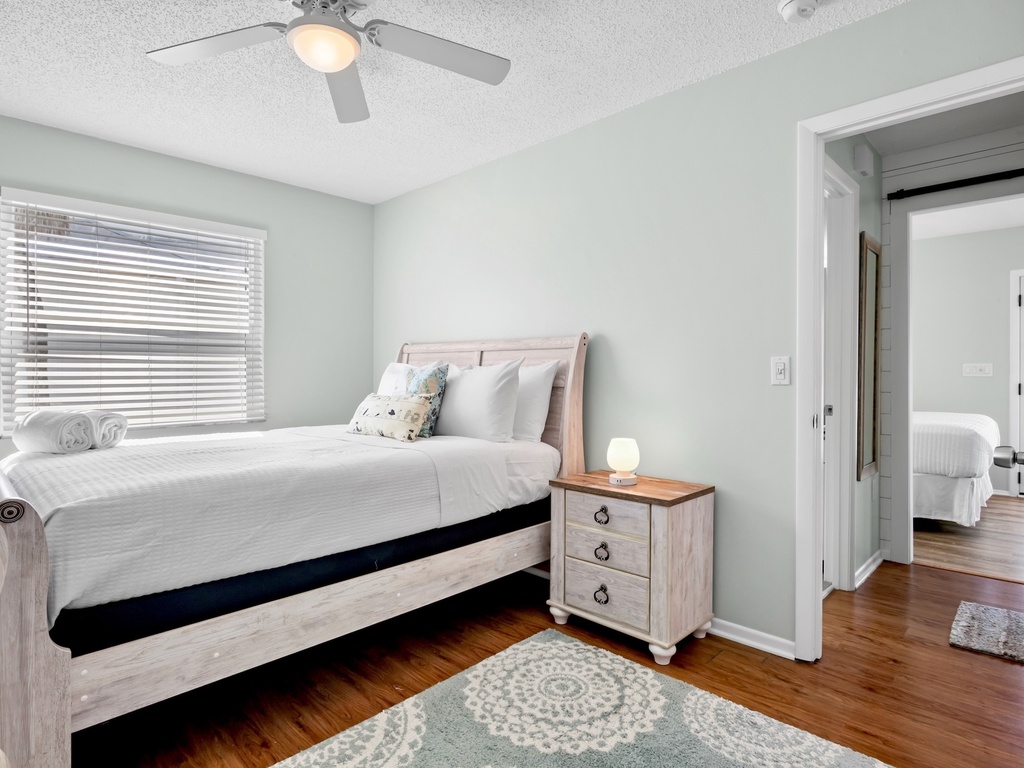 Third Bedroom, Queen bed