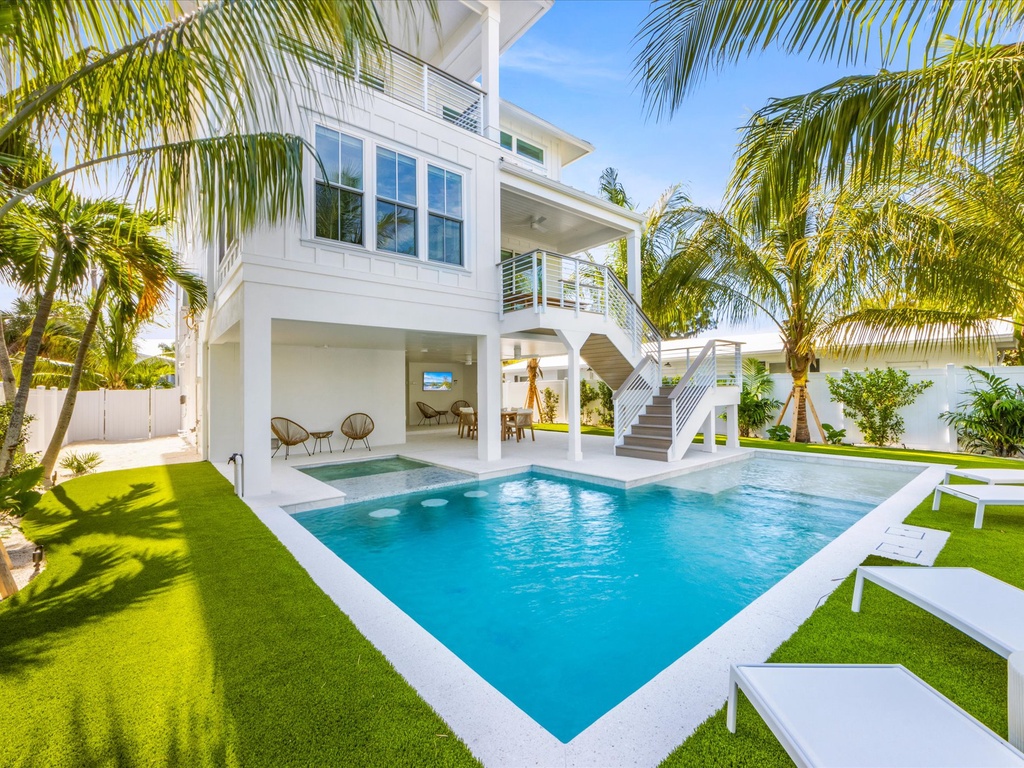 Private Pool and Spa