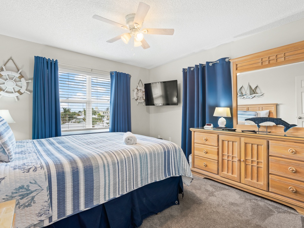 Second Bedroom - Large Dresser and TV