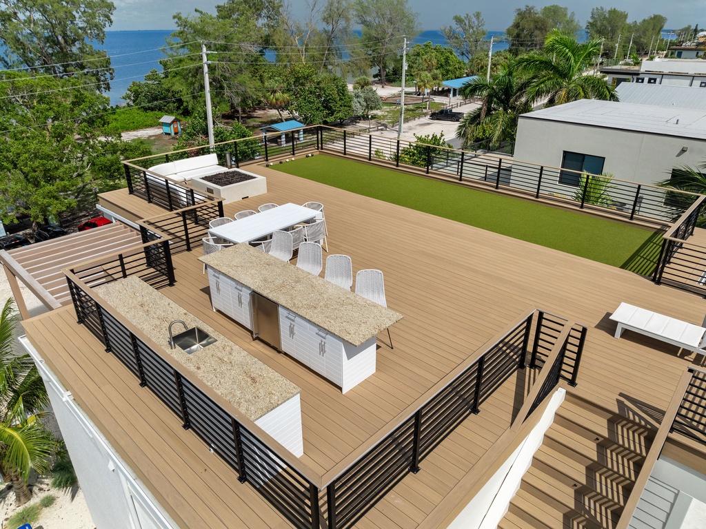 Rooftop Deck