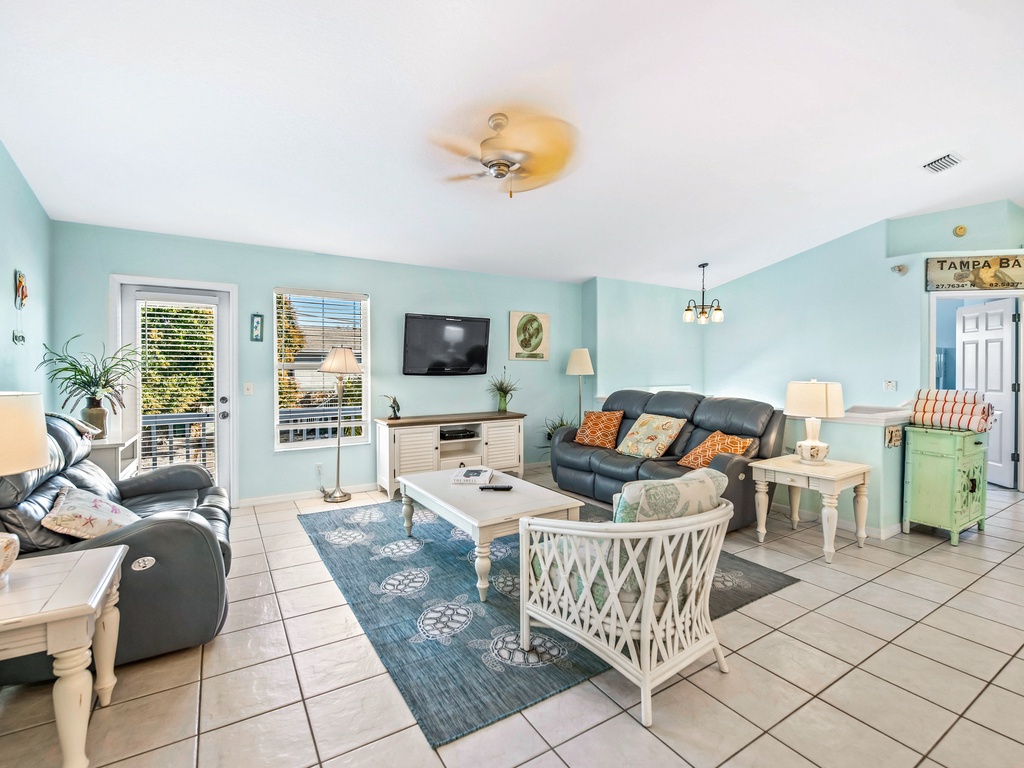 Living Area with Plenty of Seating