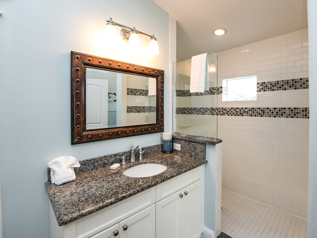 Second En-suite Bathroom