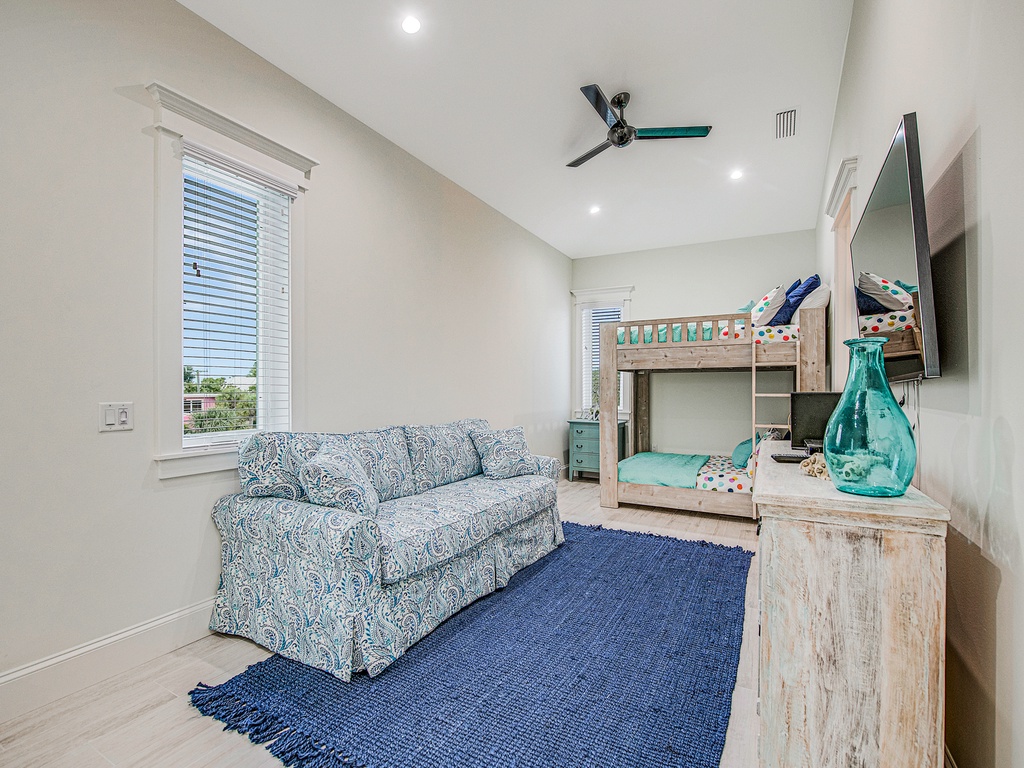 Den Area, Full/Full Bunk