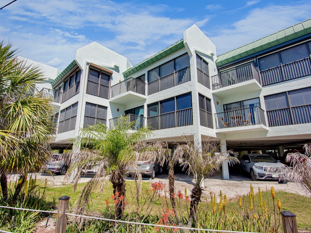 The Twins Hideaway at Sun Plaza West