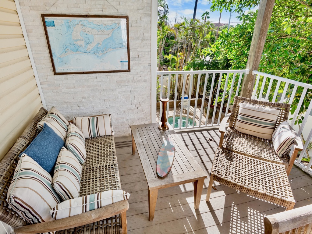 Main Balcony, Seating Area