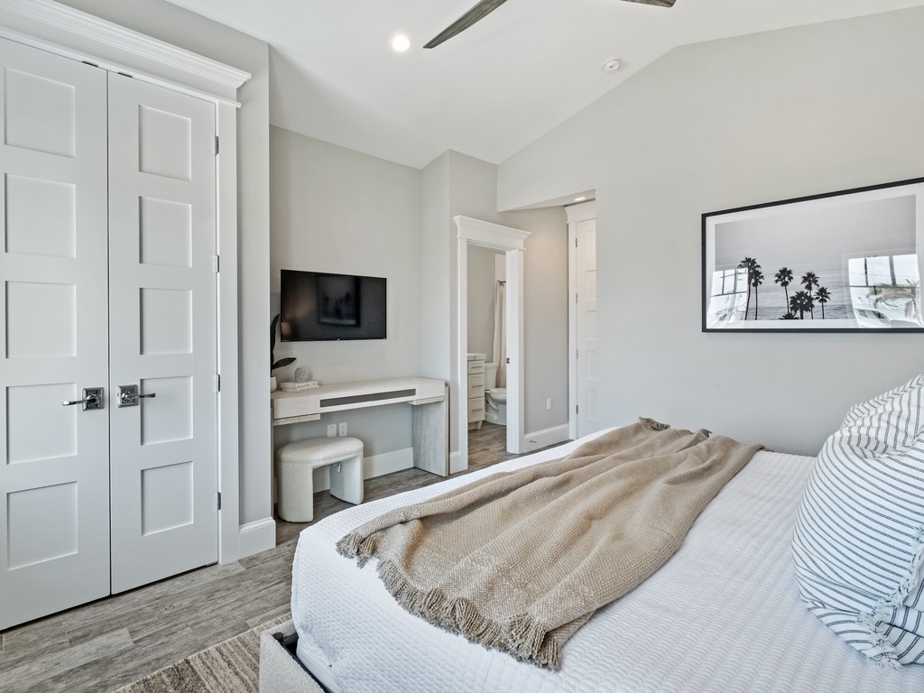 Primary Bedroom, King