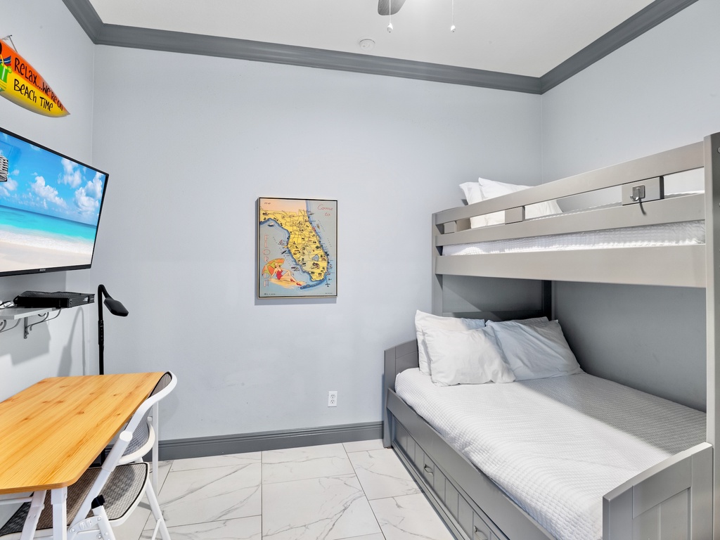 Third Bedroom, Twin/Full Bunk