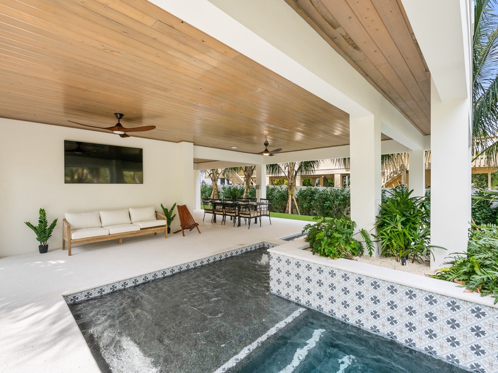 Private Pool and Spa