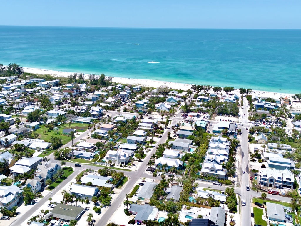 A Place in Paradise Unit A by Anna Maria Island Accommodations