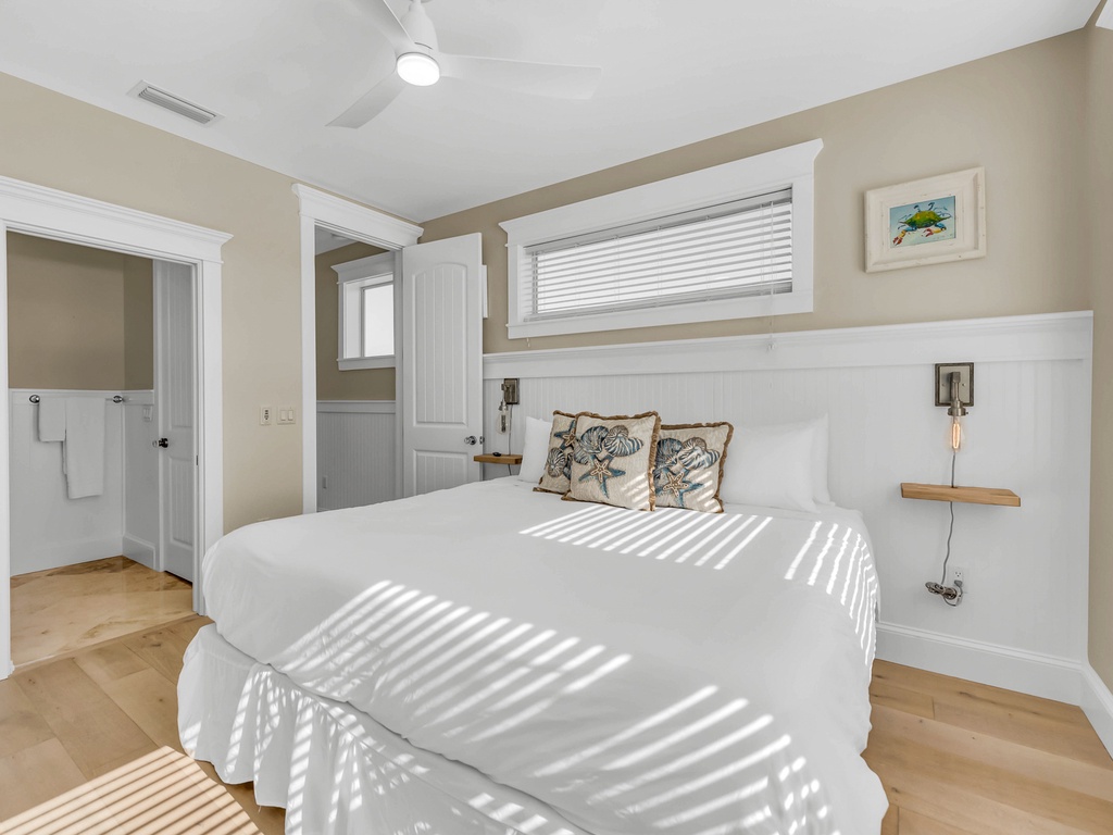 Second Bedroom, King