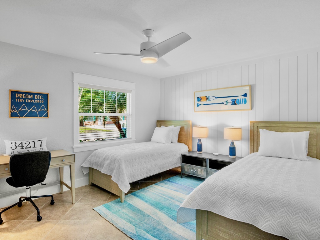 Third Bedroom, Two Twins