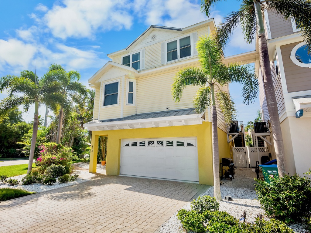 Villa Sand Dollar by Anna Maria Vacations
