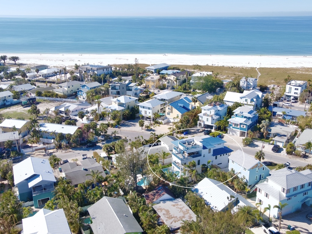 Love Me Blue by AMI Locals