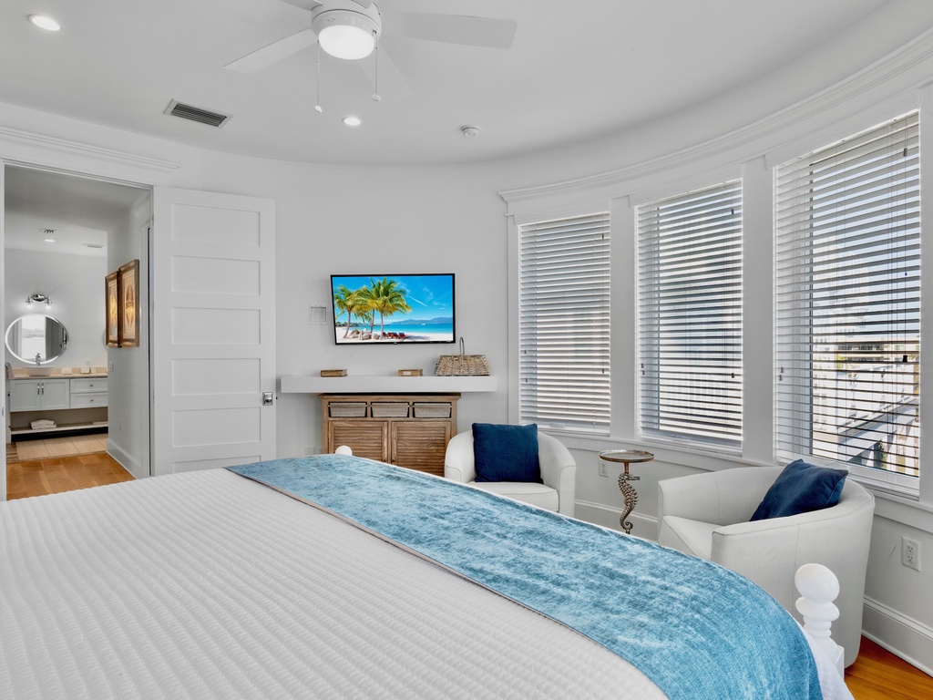 Primary Bedroom (3rd floor)- King bed and TV