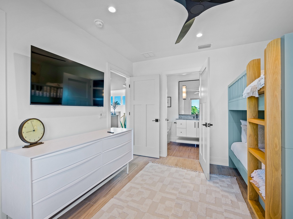 Fourth Bedroom - Twin/Twin Bunk