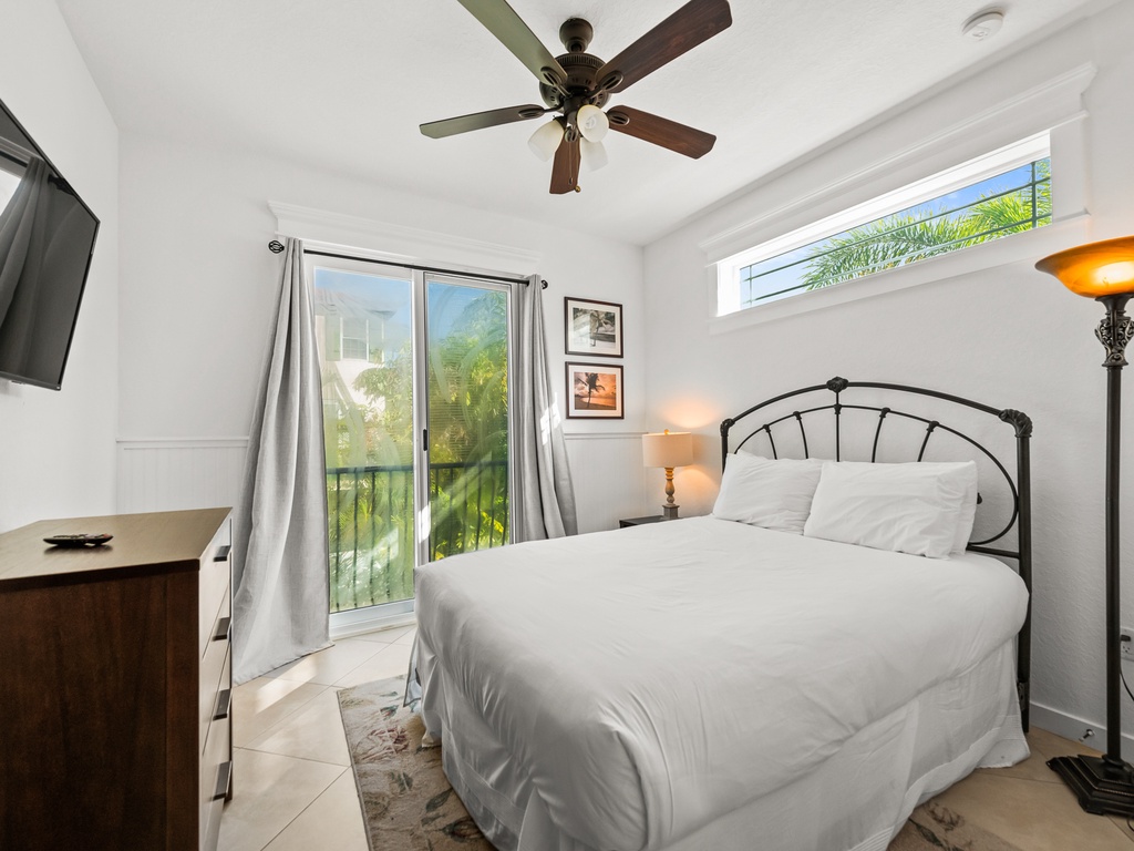 Fifth Bedroom - Pool Views