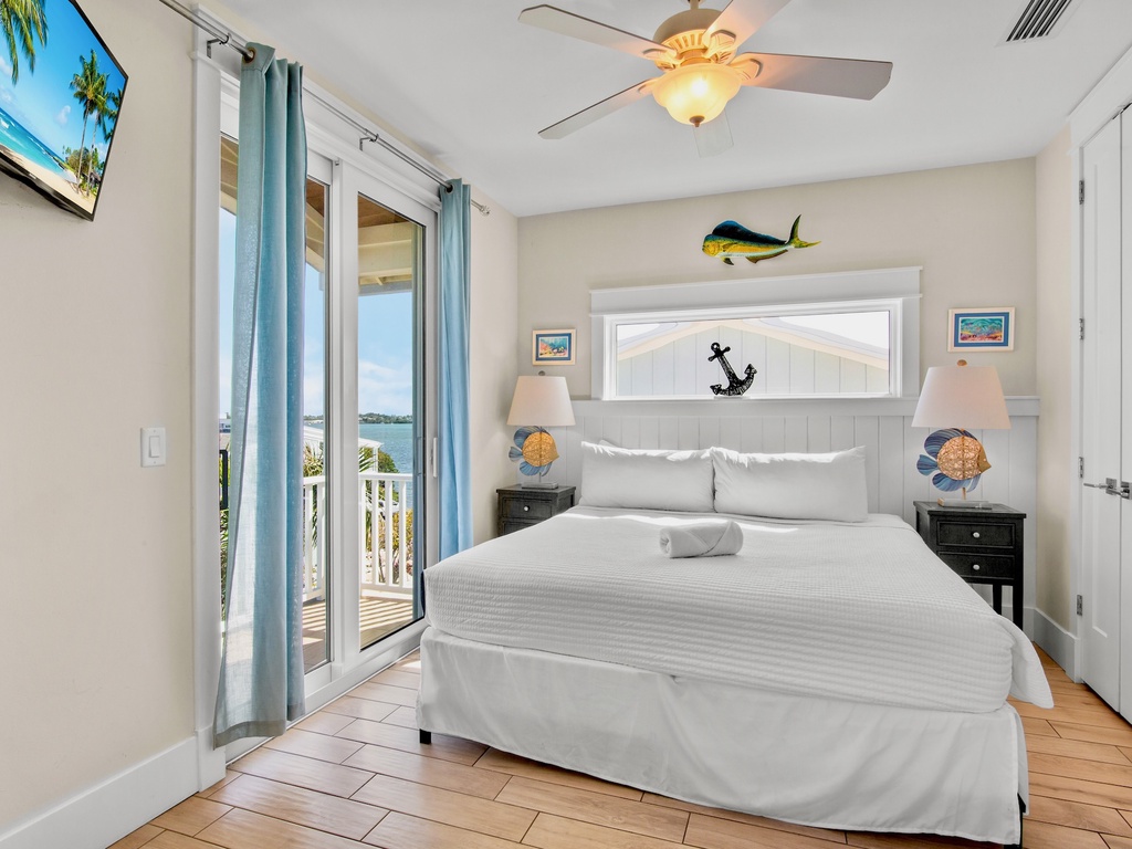 Primary Bedroom, King bed