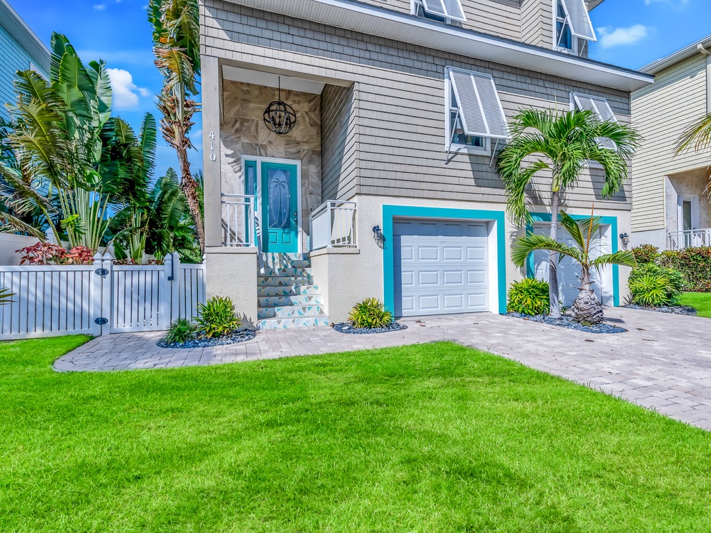 Lush Green Outdoor Garden