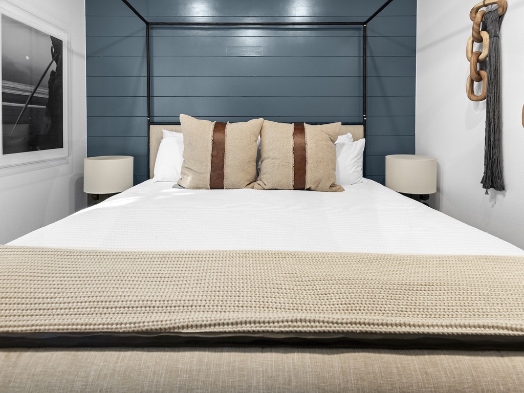 Second Bedroom, King