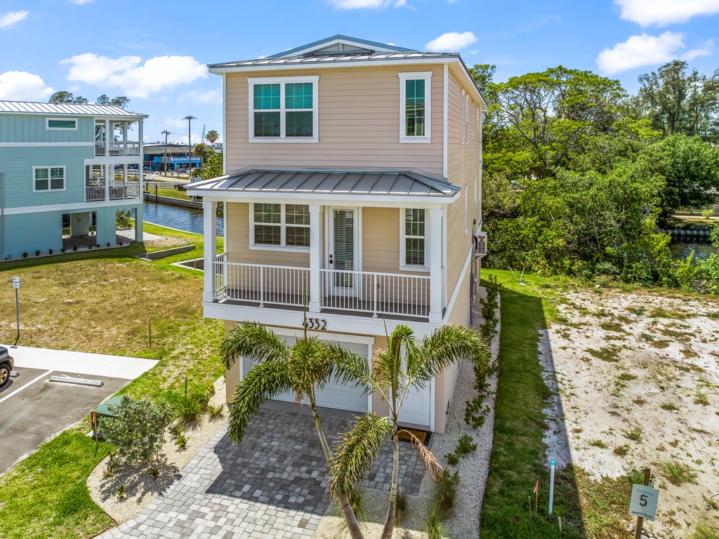 Side Facade with Detail