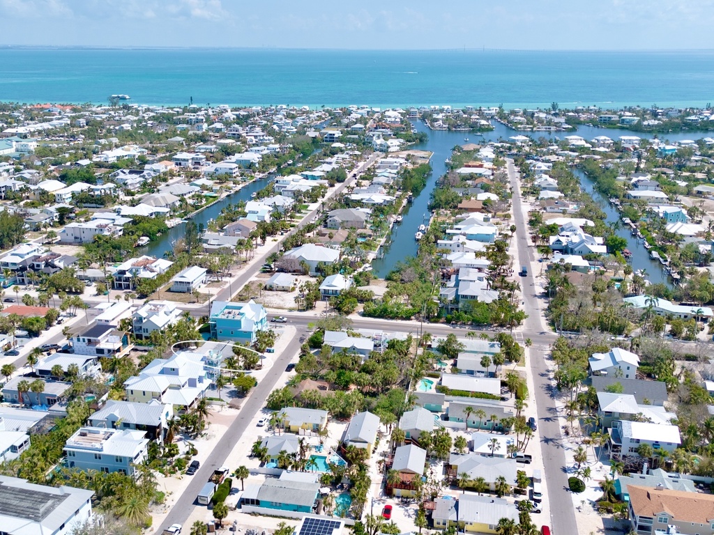 Sugar Plum Beach West by Anna Maria Vacations