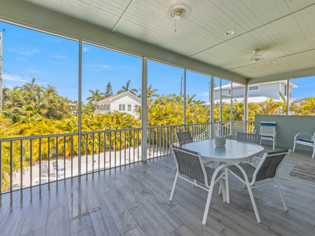 Additional Balcony Dining