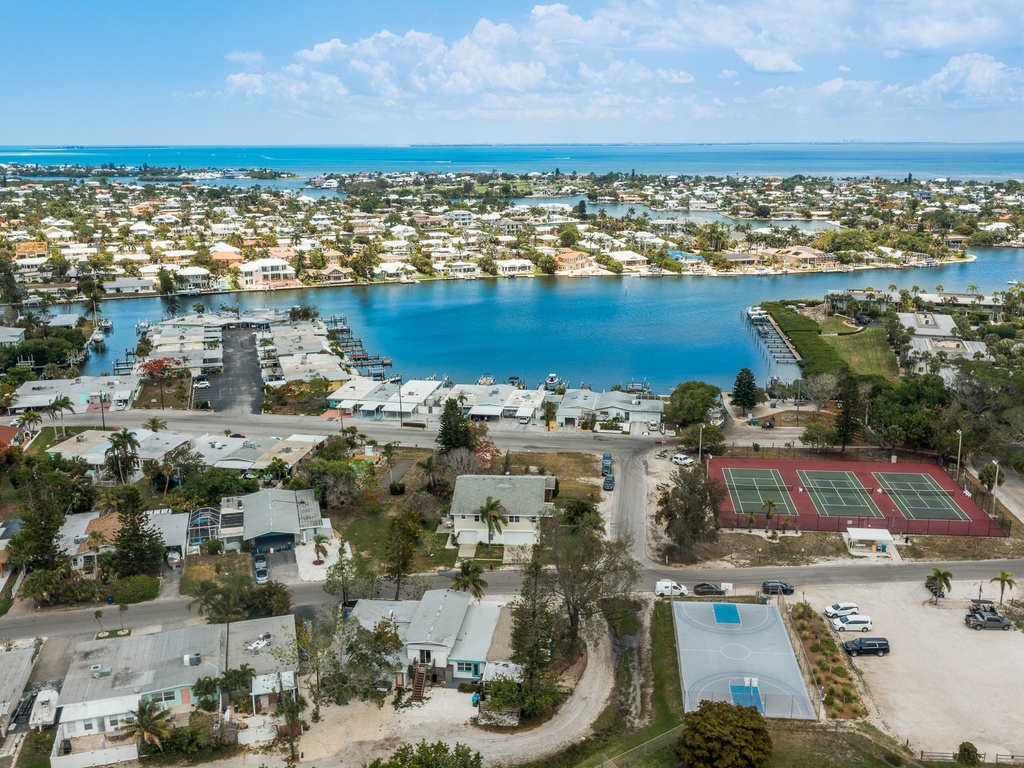 A Lil' Nauti by Anna Maria Vacations