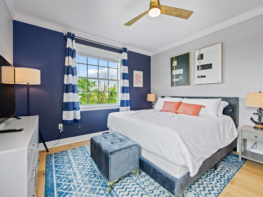 Second Bedroom, King