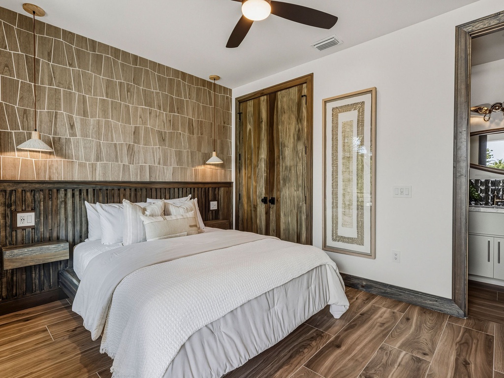 Primary Bedroom (3rd Floor), King bed