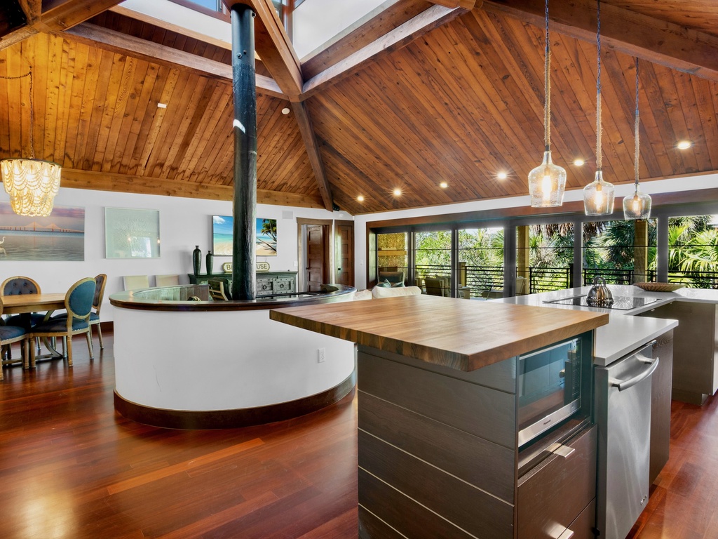 Spacious Kitchen Island