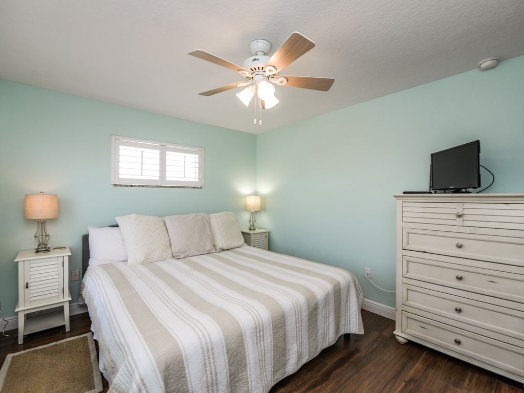 Second Bedroom - King