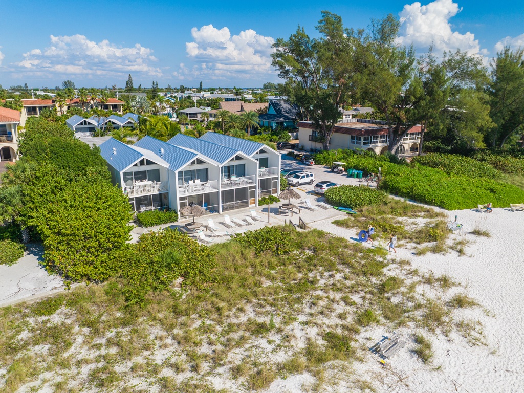 Coconuts Beachfront #112 - By AMI Locals