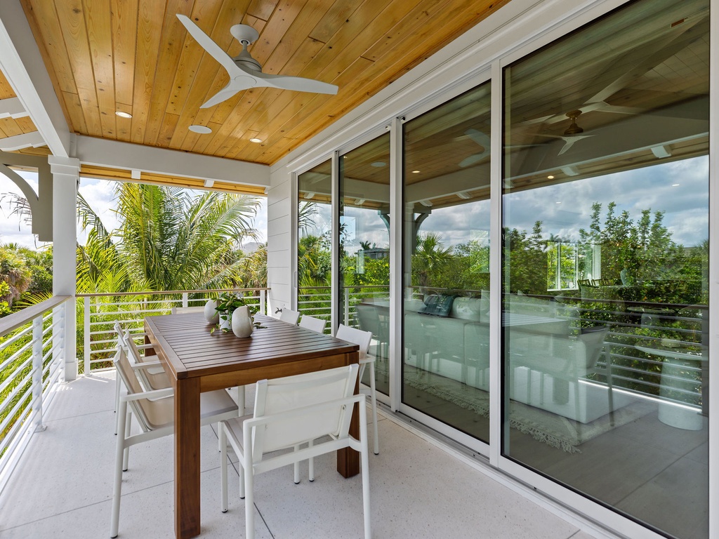 Balcony Outdoor Dining Area