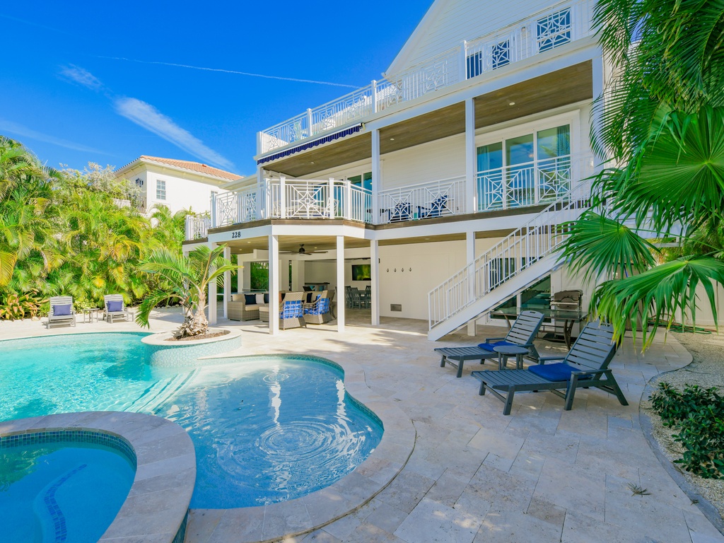 Serenity Beach - AMI Locals