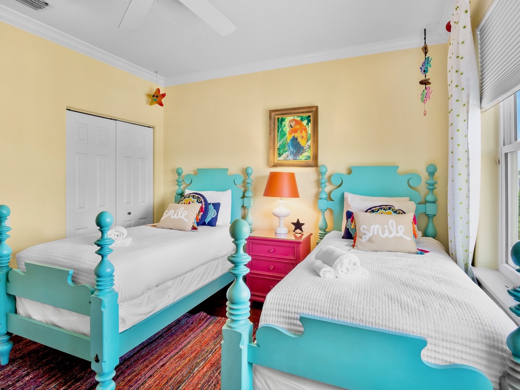 Third Bedroom, Two Twins