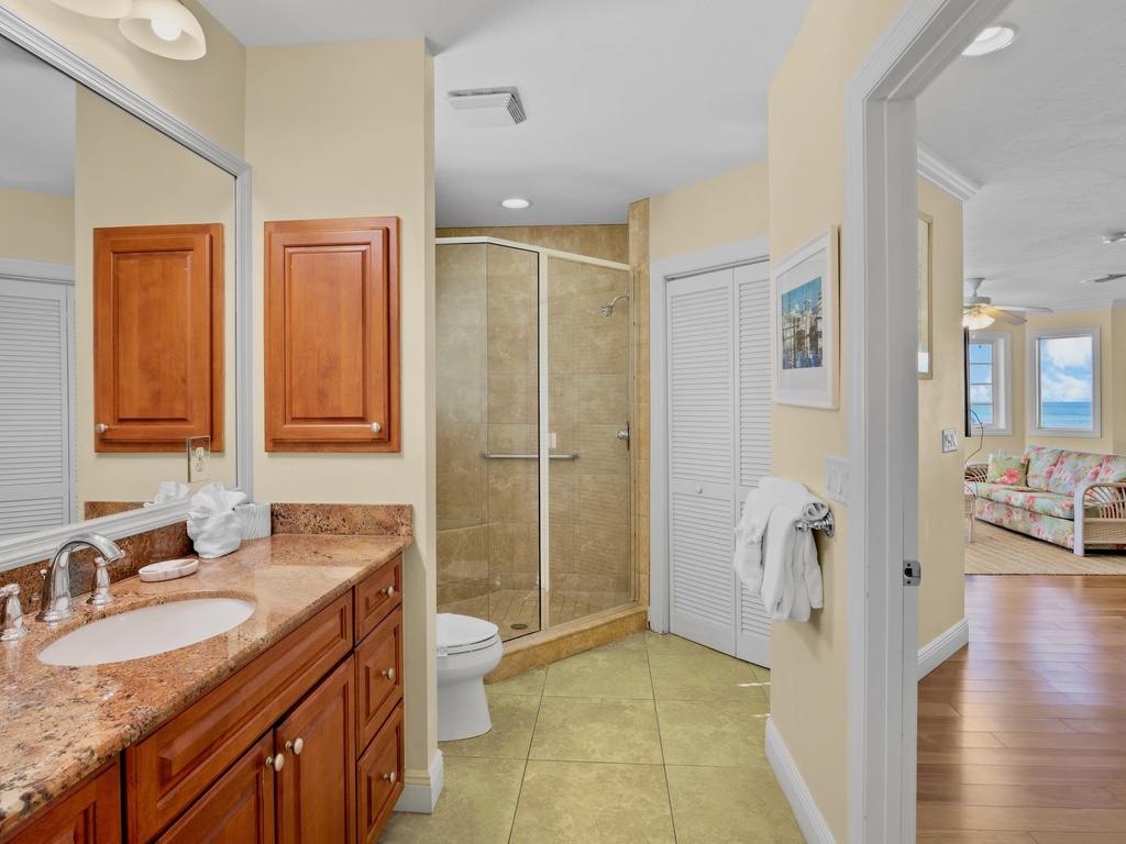 Second Bedroom (Second floor): Ensuite Bathroom