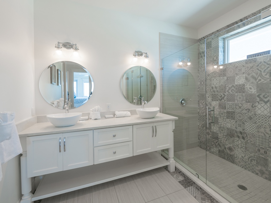 Primary Bathroom, Ensuite