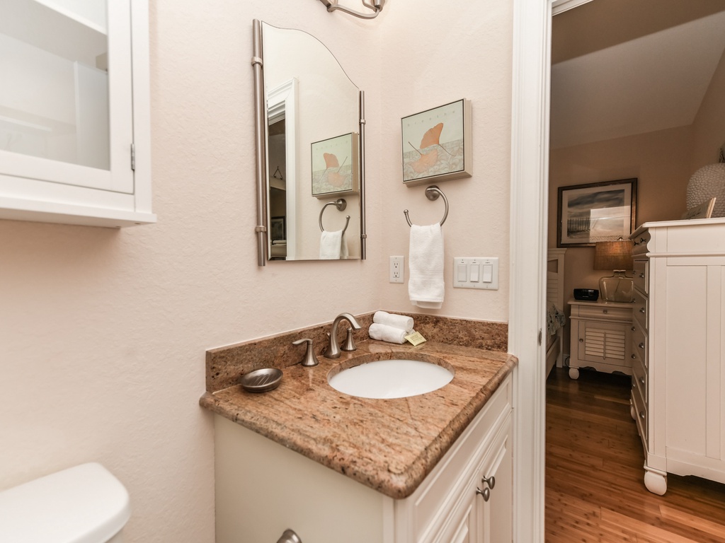 Primary En-suite Bathroom