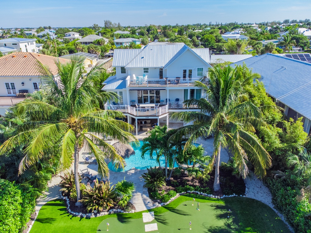 Serenity Beach - AMI Locals