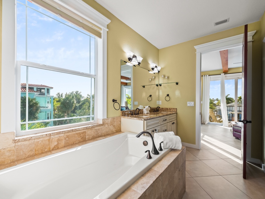 Primary Bathroom, Ensuite