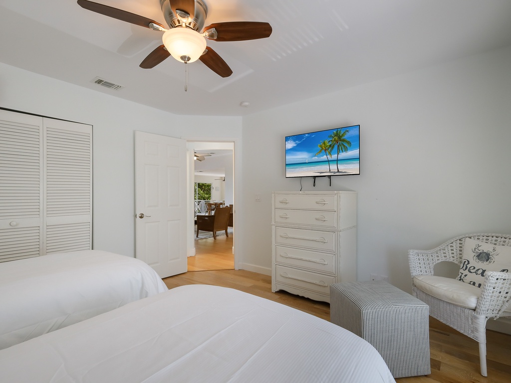 Third Bedroom - Two Twins