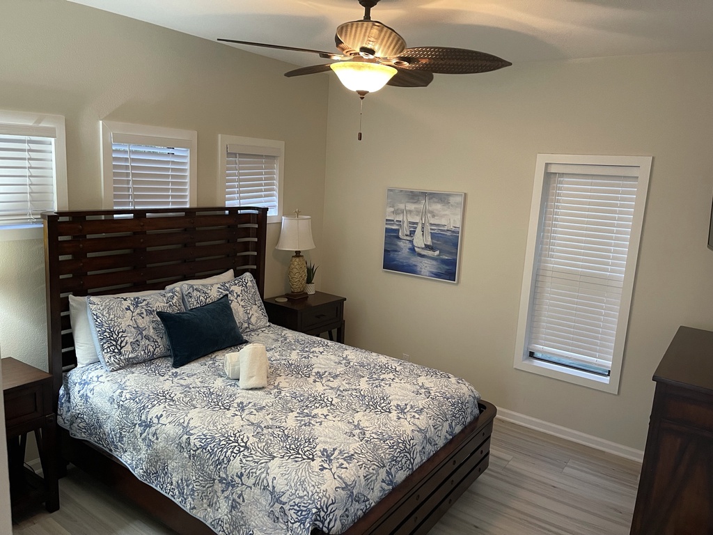 Second Bedroom, 2nd floor: Queen