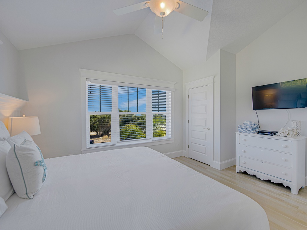 Serenity Beach - AMI Locals