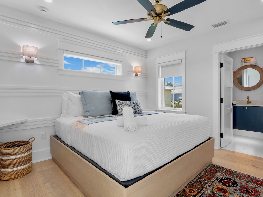 Third Bedroom, King bed