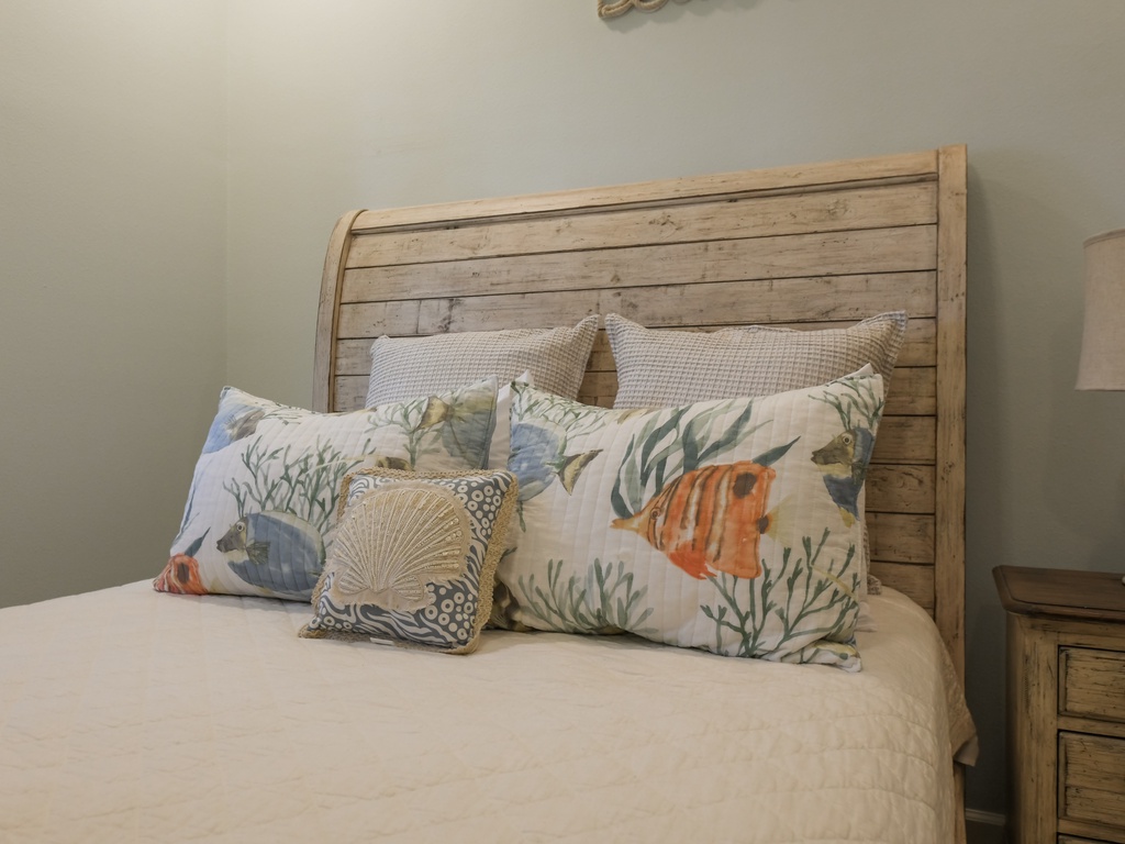 Third Bedroom - Queen