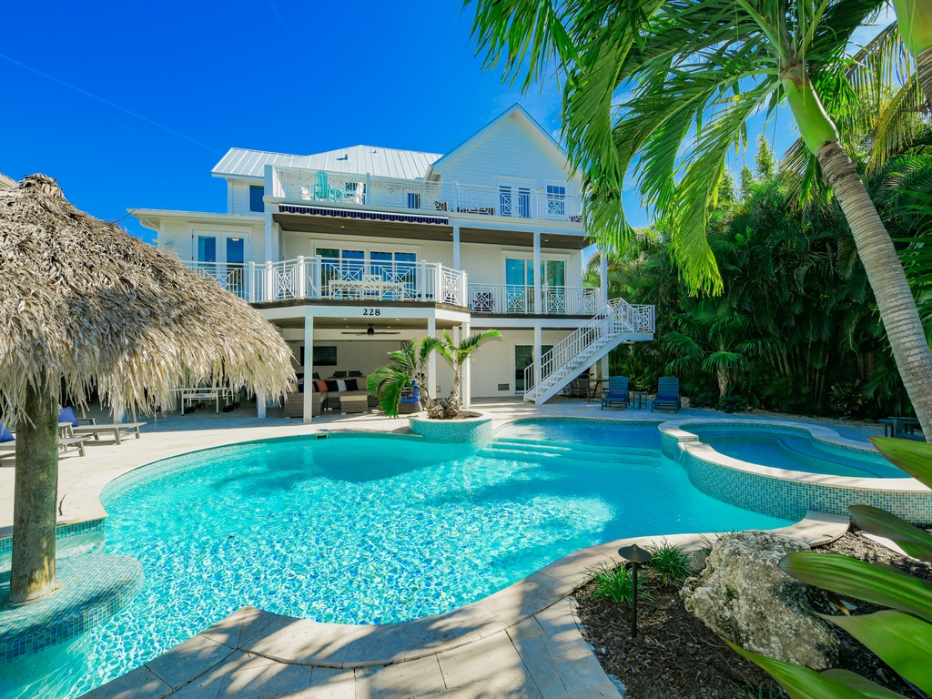 Serenity Beach - AMI Locals