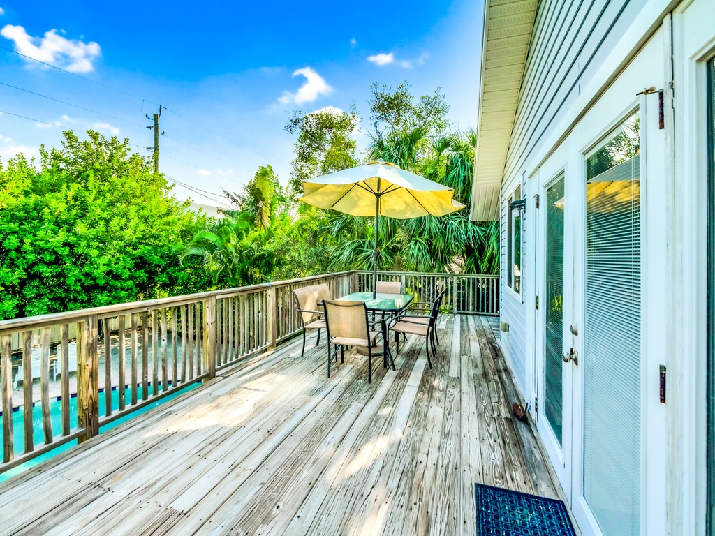 Balcony - Outdoor Dining and Seating
