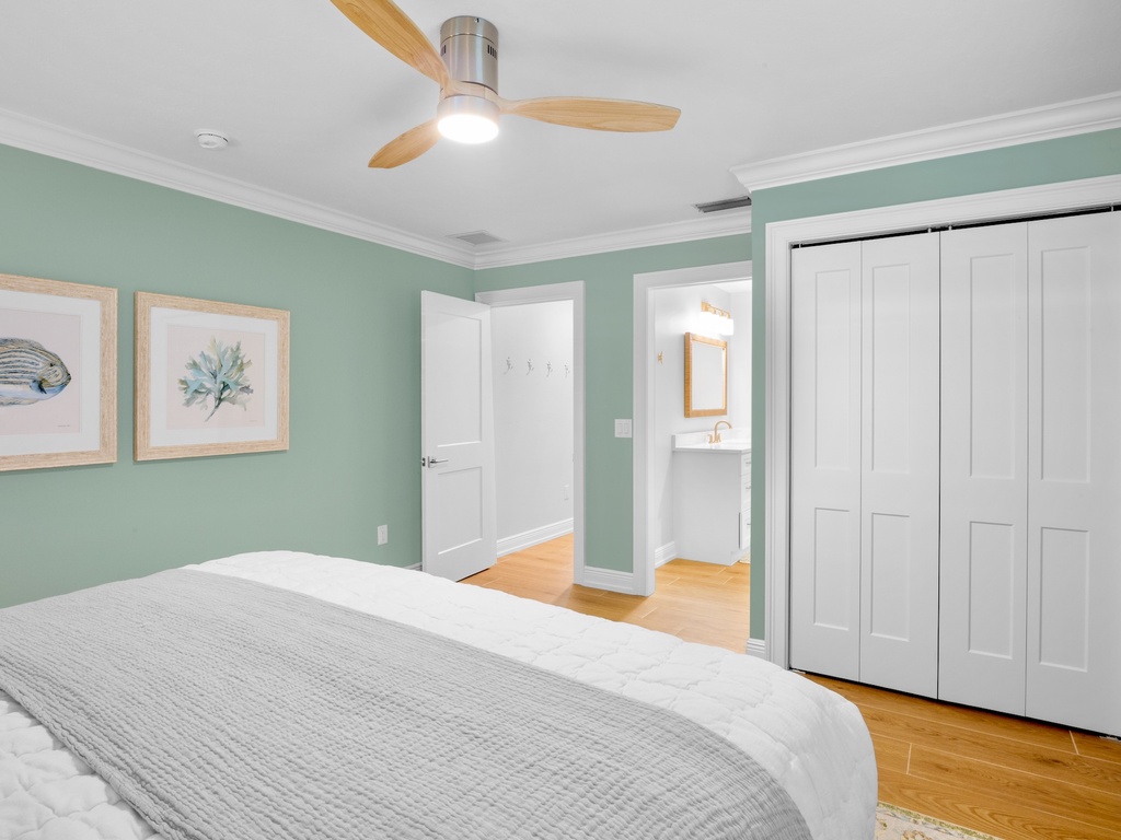 Second Bedroom, King bed