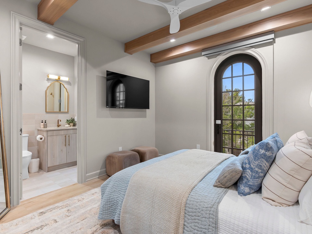 Fourth Bedroom, Queen Bed, Ensuite Bathroom